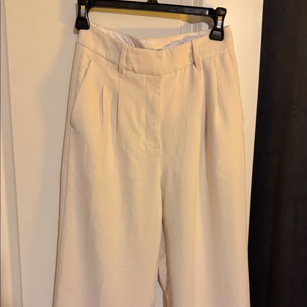 Aritzia The Effortless Pant in cream - Picture 4 of 5